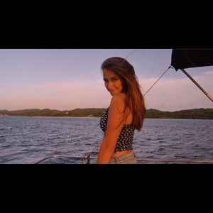 Meet your Posher, Ella